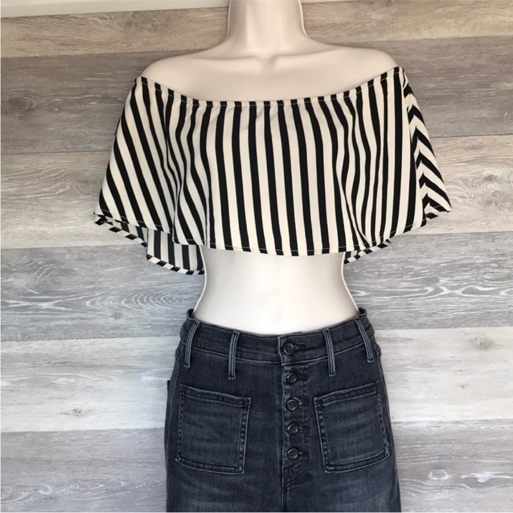 NWOT Amuse Society Off-Shoulders Crop Top Size XS